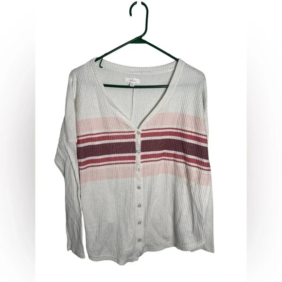 Colsie White Long Sleeve Button up waffle shirt size Medium - Picture 2 of 5